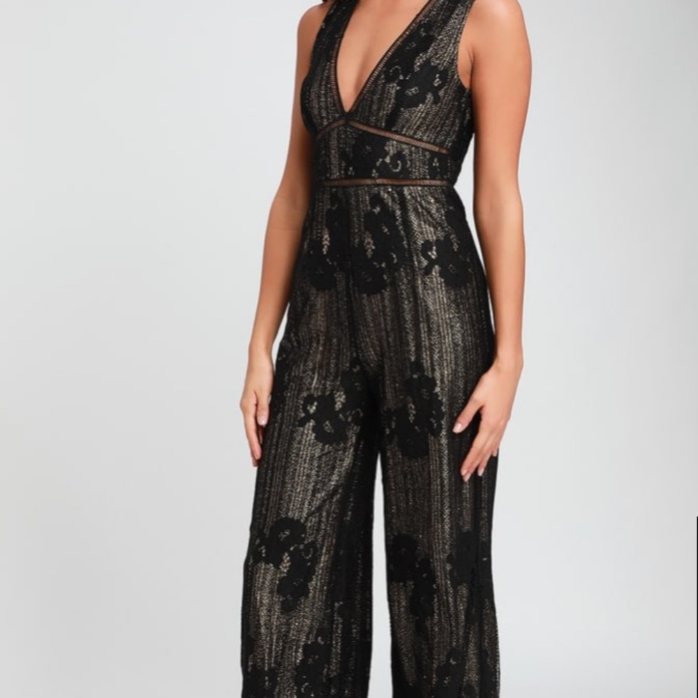 NWT! WAITLISTED LuLu’s Black and Gold Jumpsuit, S